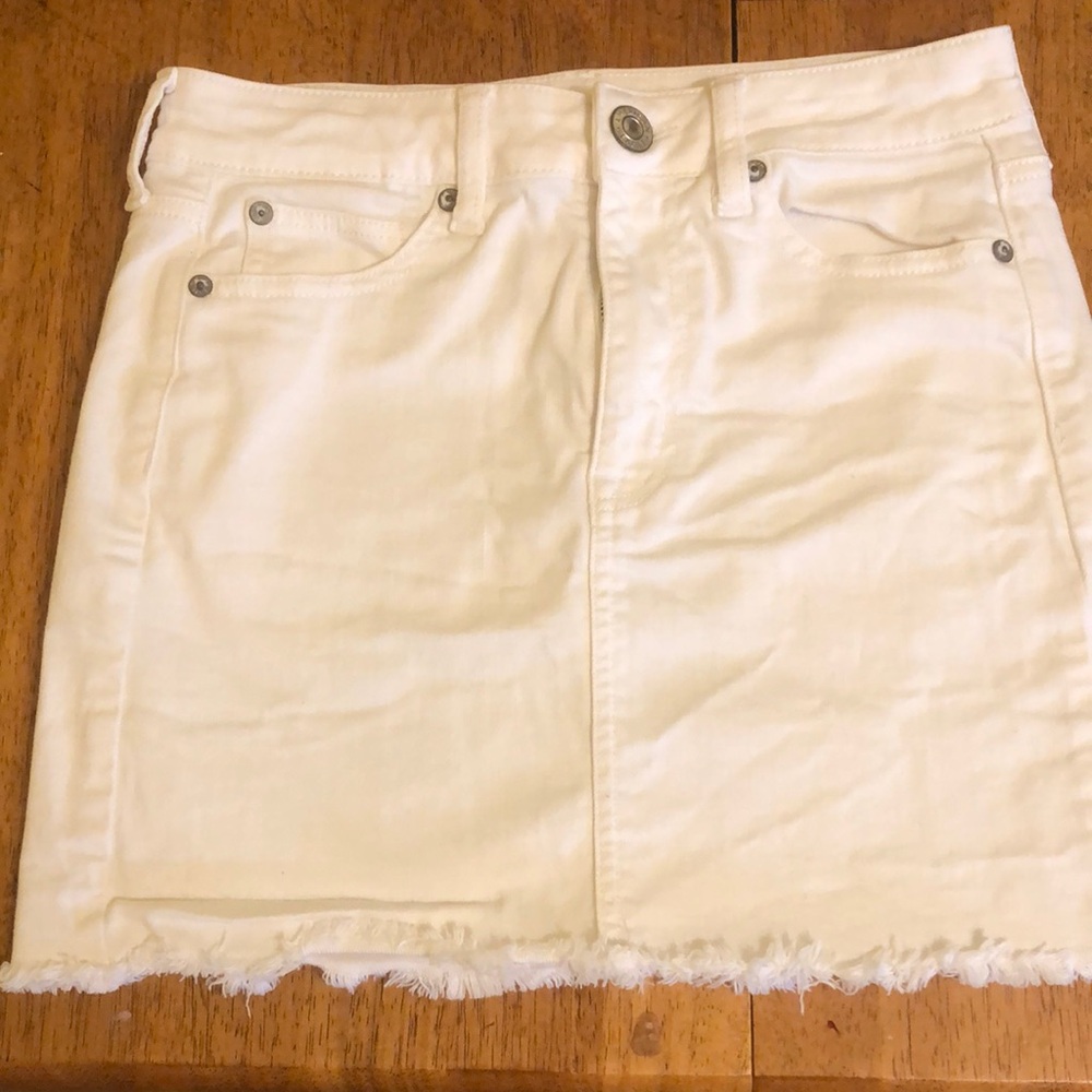 American Eagle white mini skirt size 4